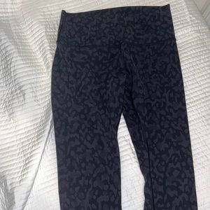 Lululemon wunder under 25”